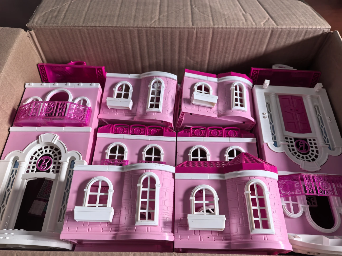 Mega Bloks Barbie Luxury Mansion Building Set