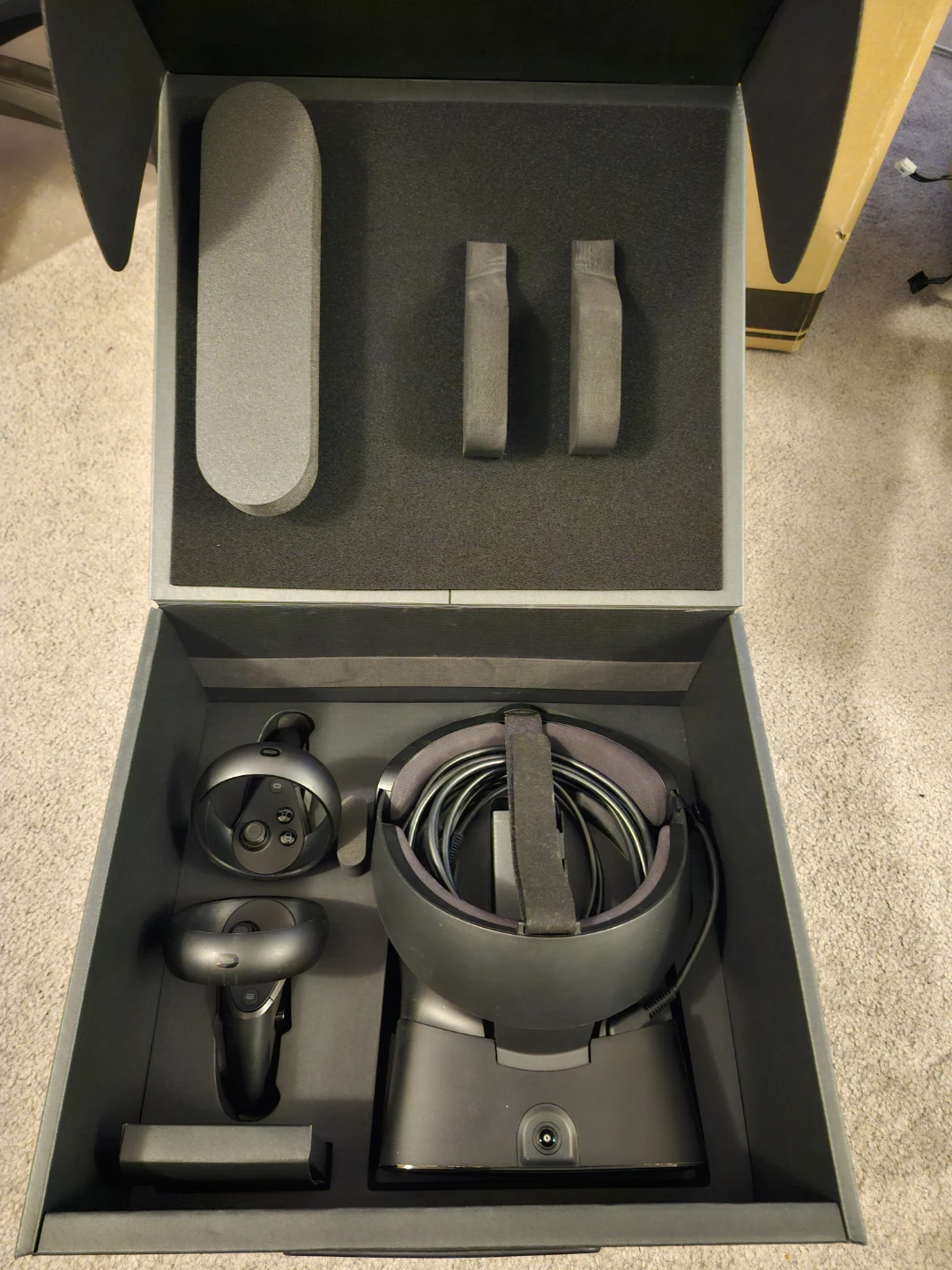 Oculus Rift S VR Headset with Controllers