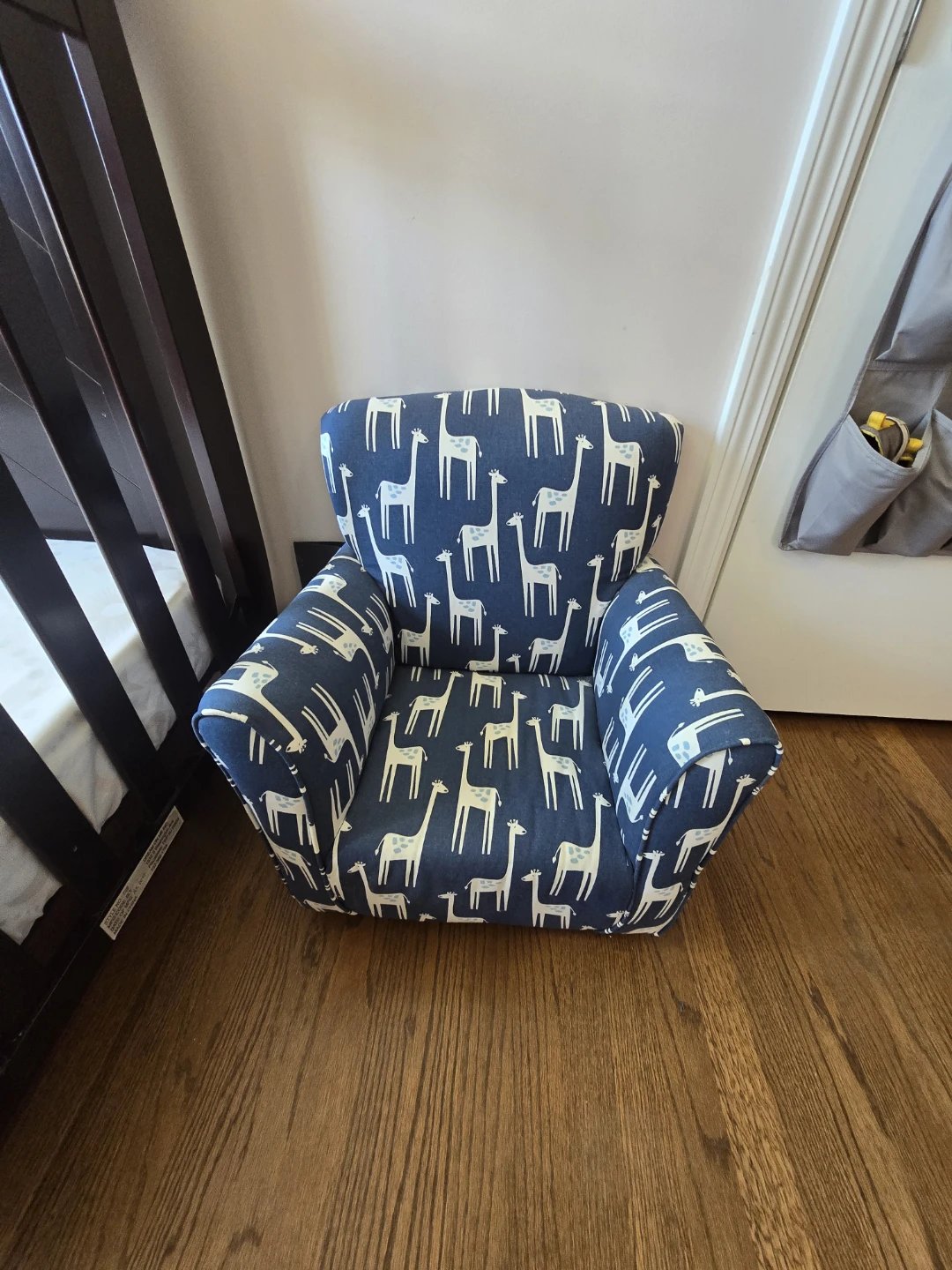 Dark Wood Baby Crib and armchair - photo 3