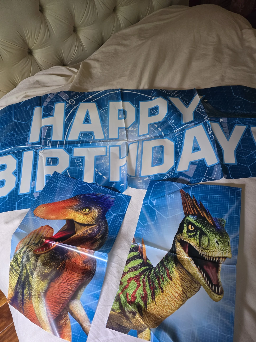 Jurassic World Giant 5 Piece Wall Decorating Kit - photo 4