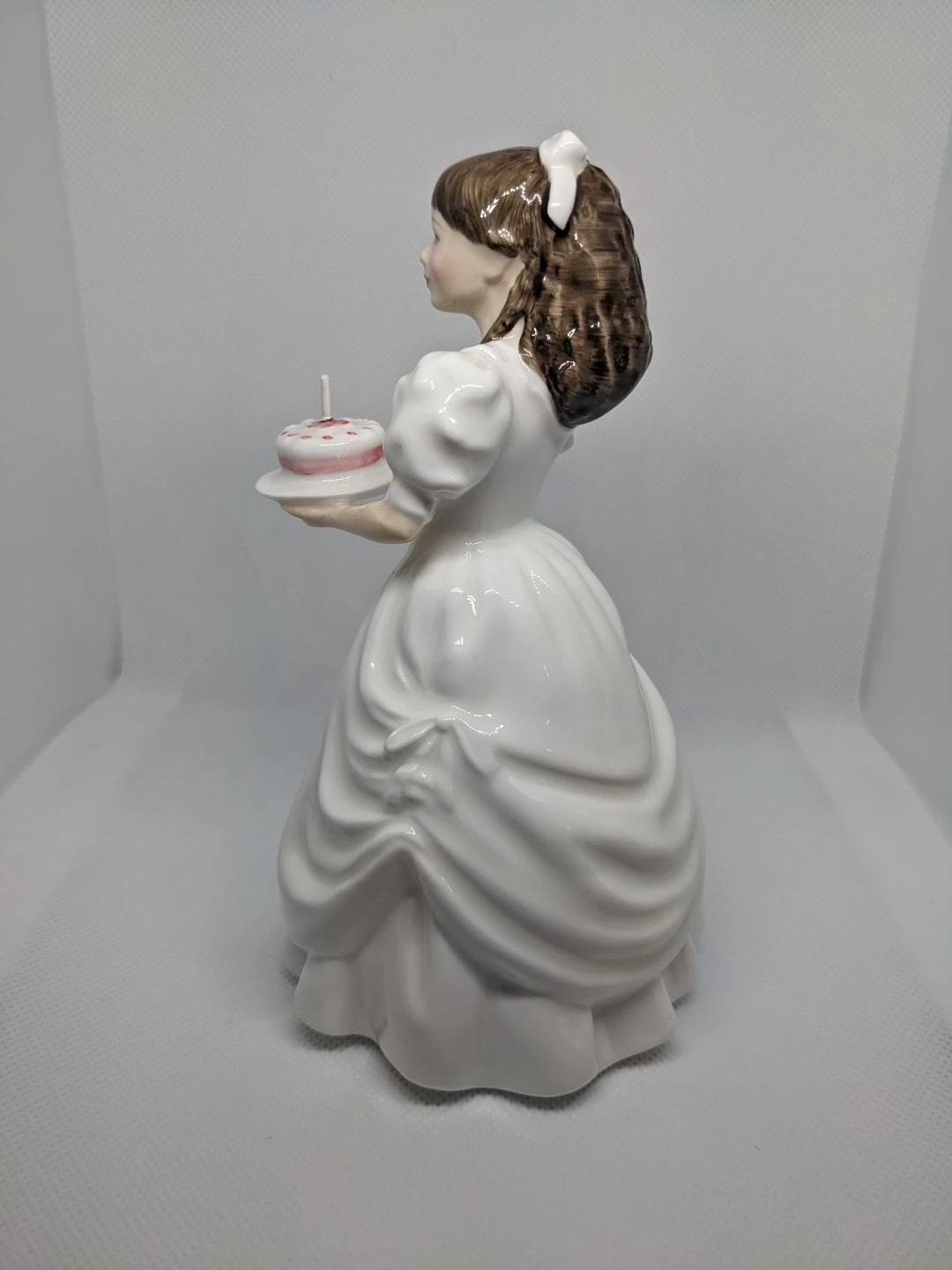 Royal Doulton "Birthday Girl" Vintage Figure - photo 3