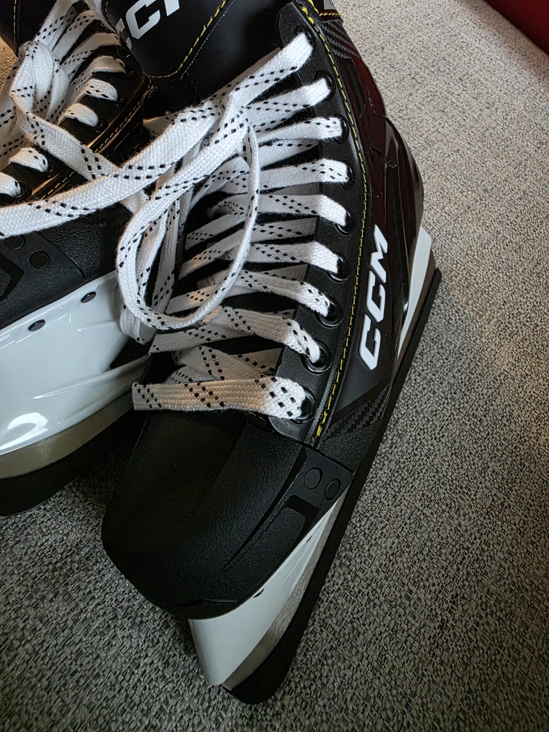CCM Hockey Tacks AS-550 Hockey Skates Size 5 - photo 4