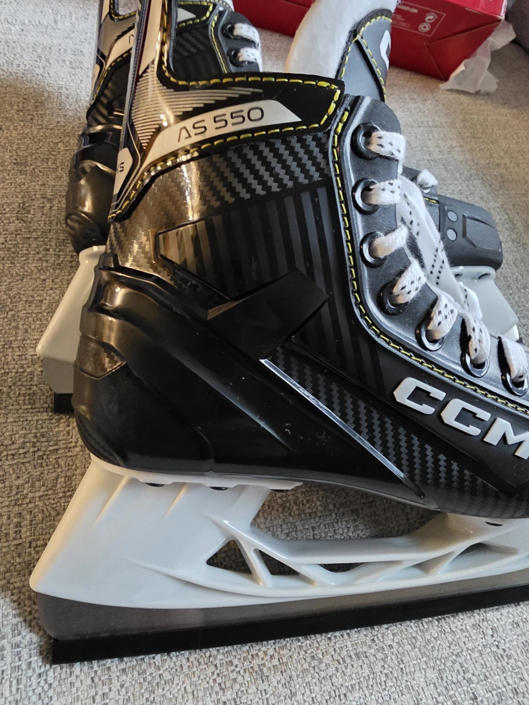 CCM Hockey Tacks AS-550 Hockey Skates Size 5 - photo 5