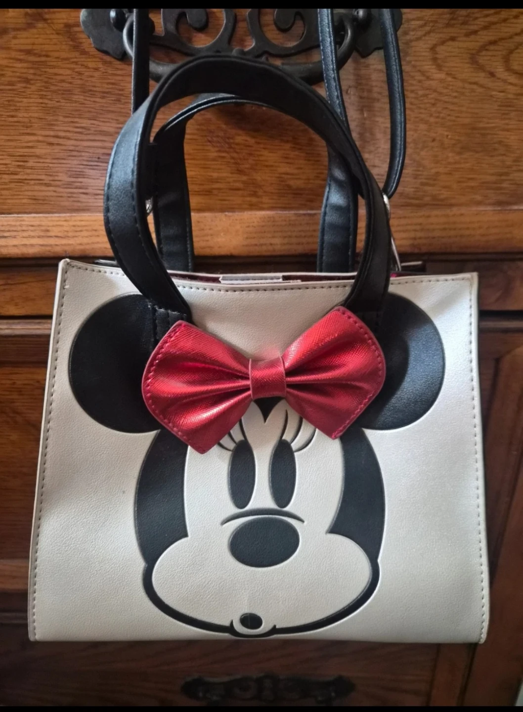Minnie Mouse handbag with crossbody strap