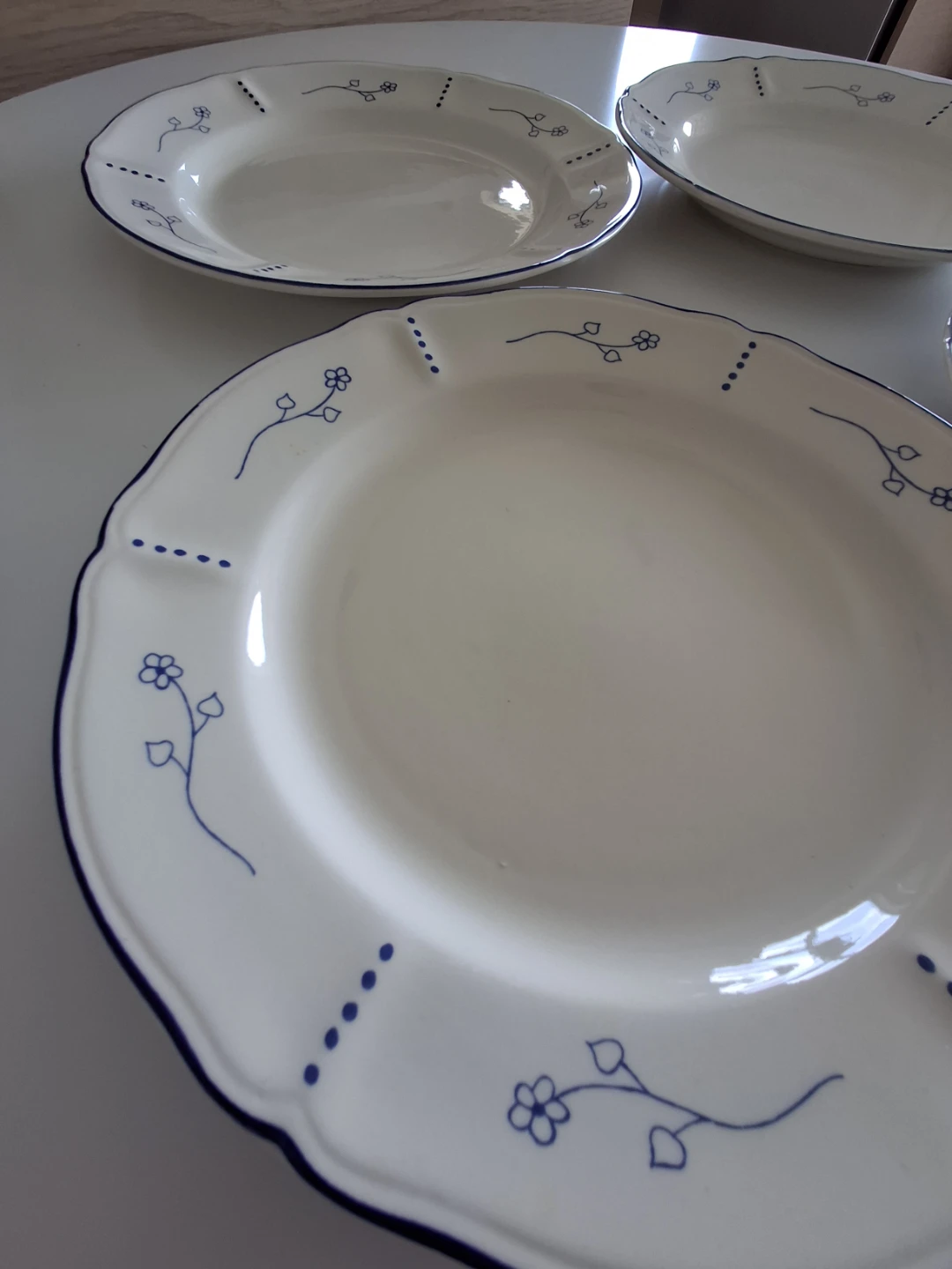 IKEA Dinner Plates with Blue Floral Design (Set of 4) - photo 2
