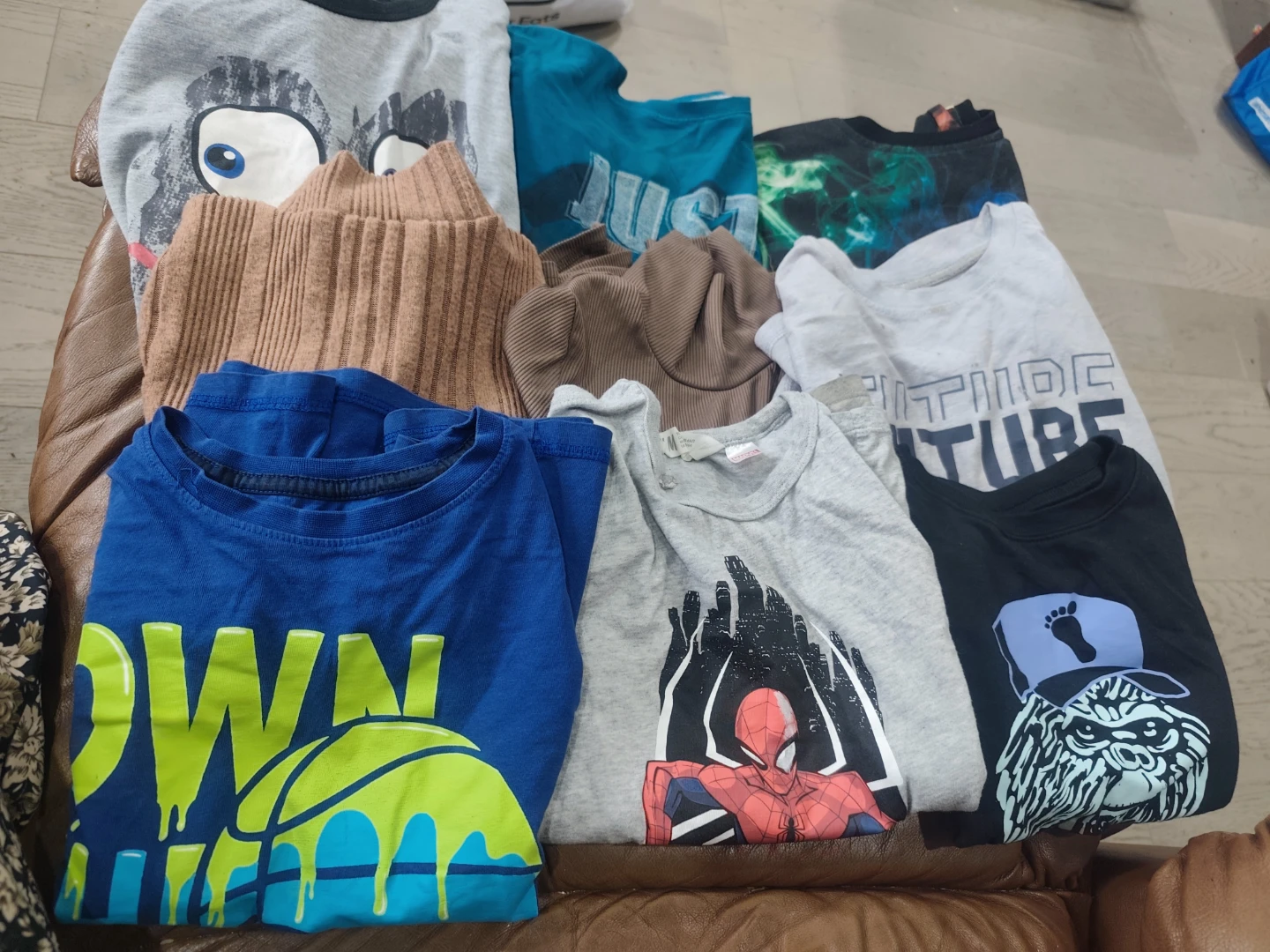 Bundle of Kids' full sleeve T-shirts 7-8 yrs