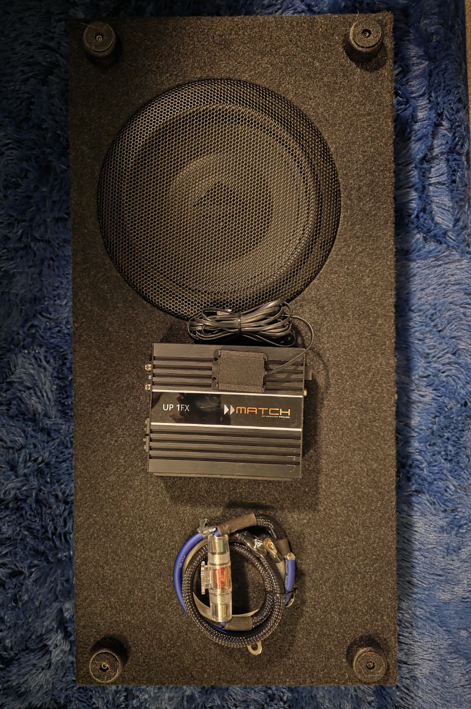 MATCH UP 1FX Amplifier with Helix Subwoofer Enclosure