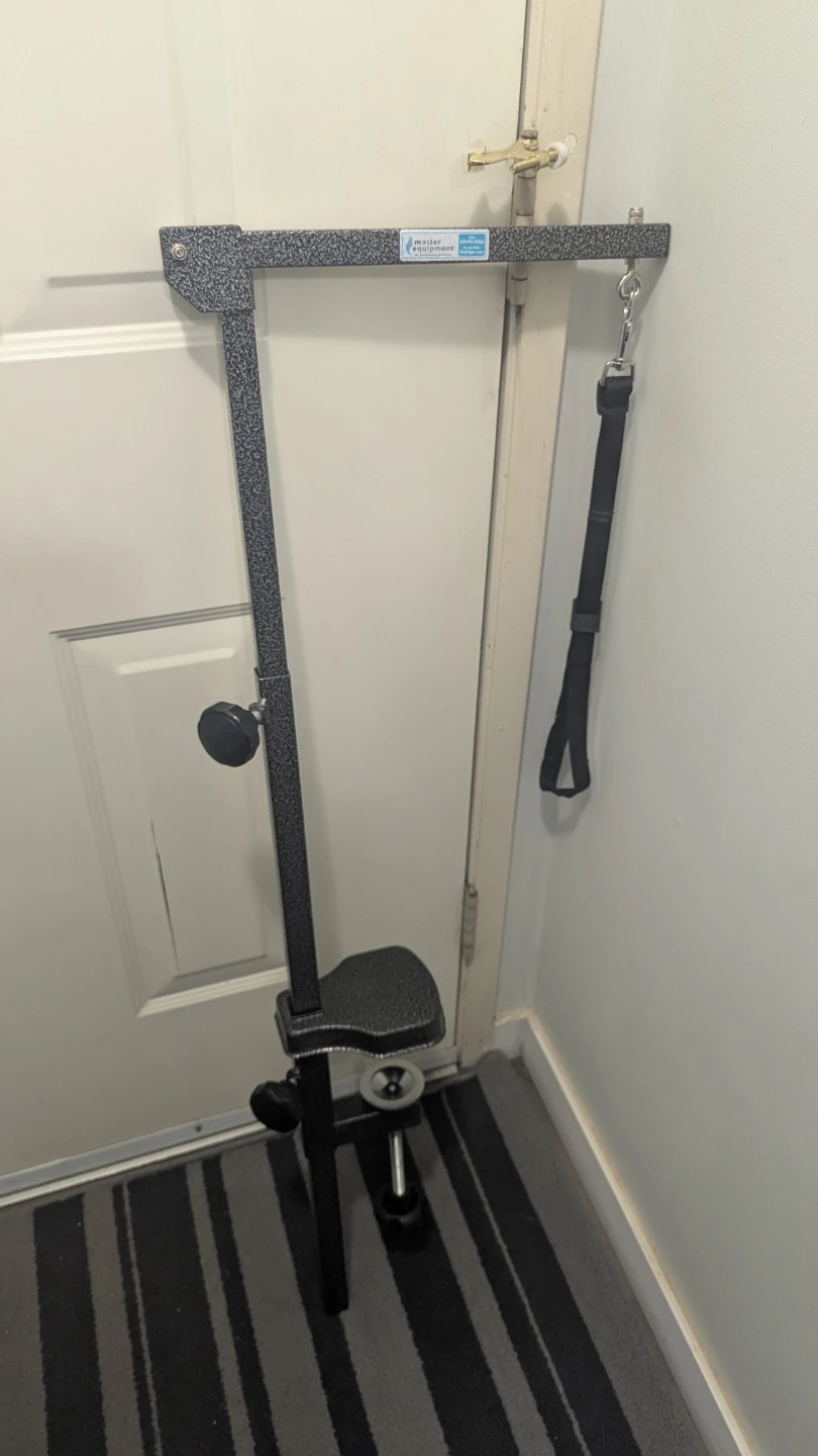 Master Equipment Grooming Arm with Leash
