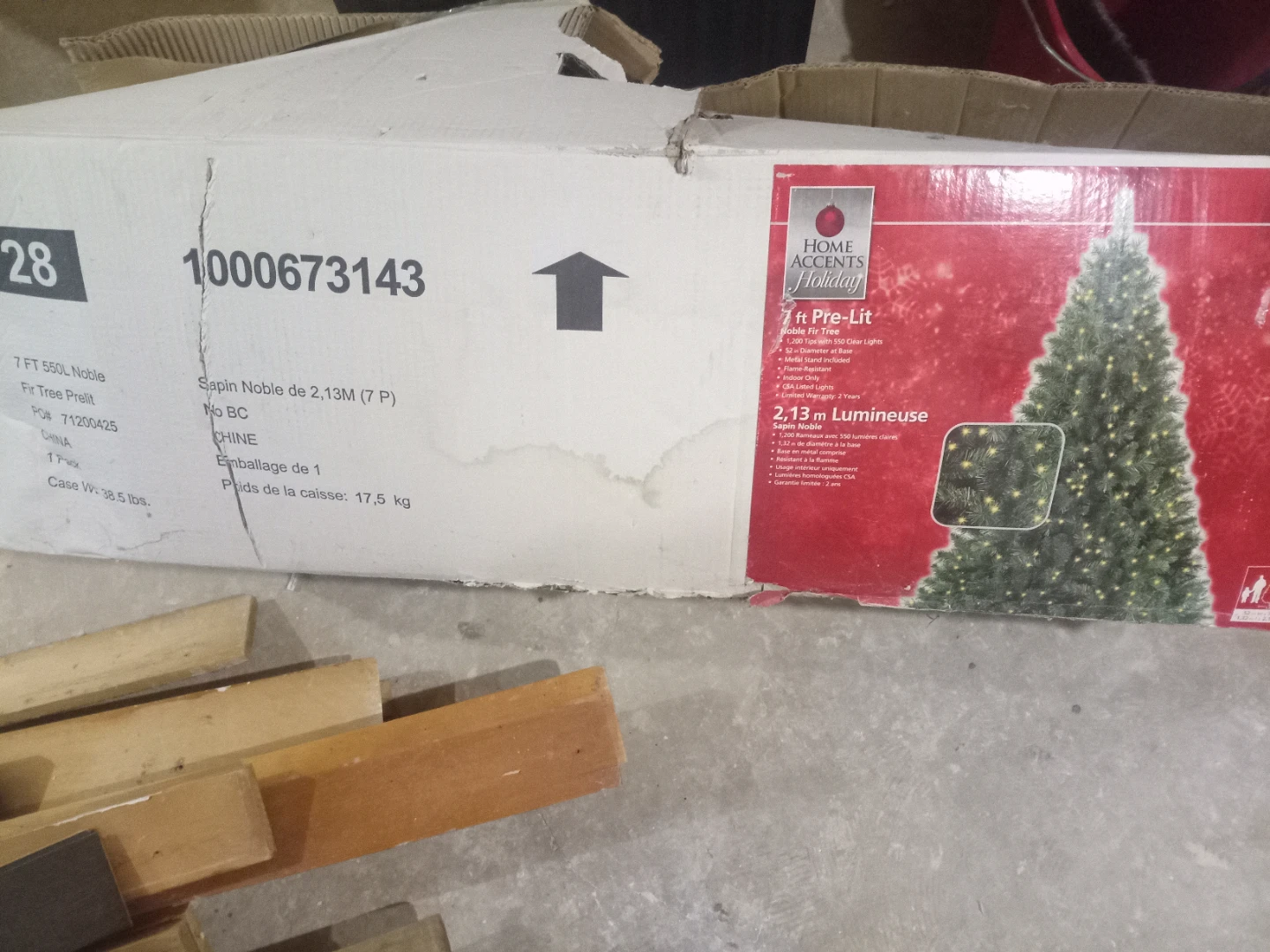 Home Accents Holiday 7 ft Pre-Lit Noble Fir Tree