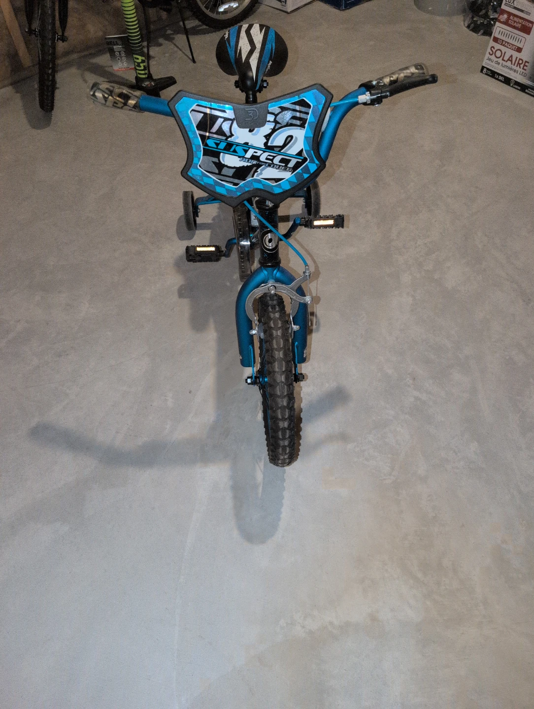 Avigo Suspect Kids Bike with Training Wheels - photo 2
