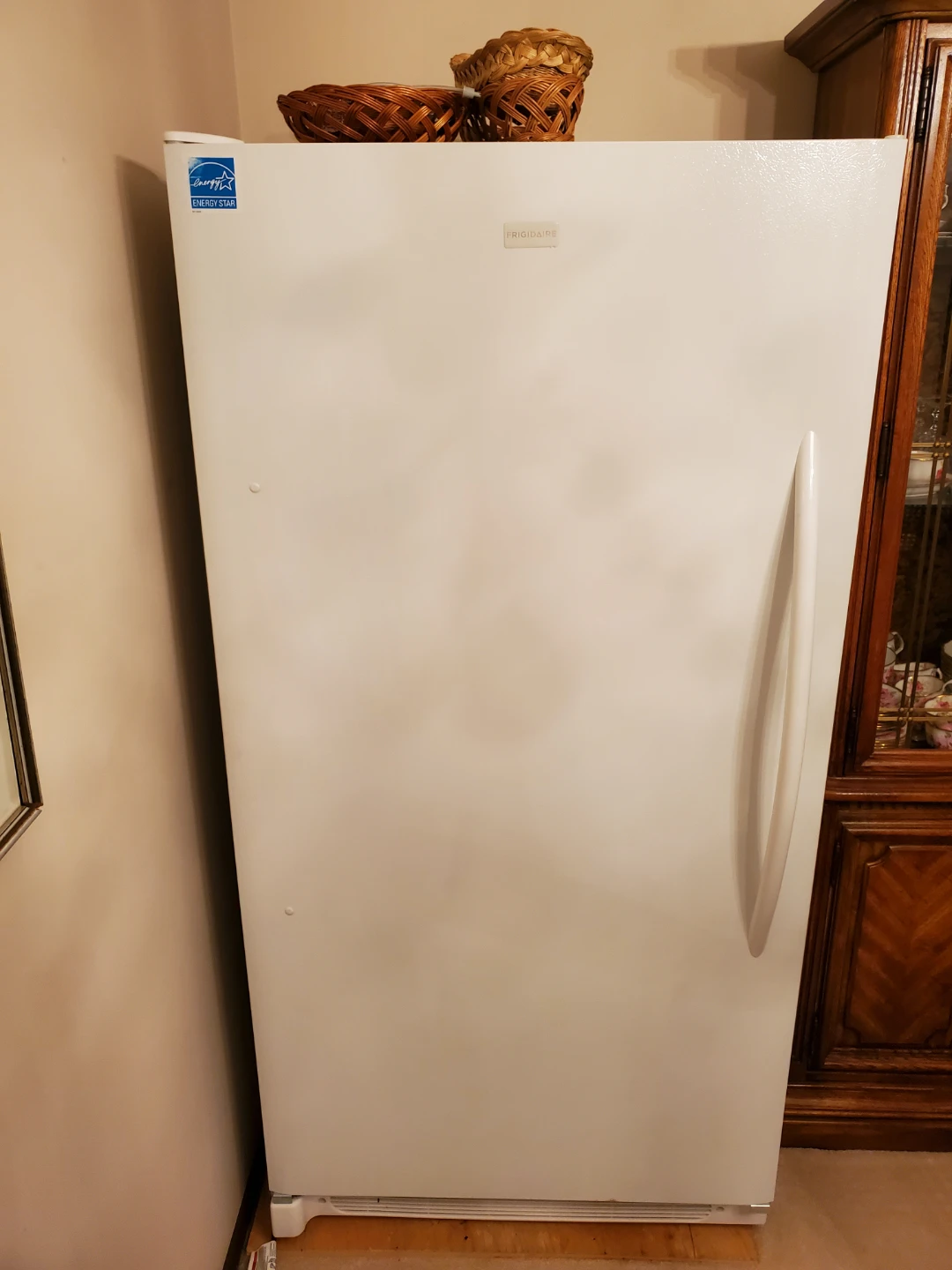 Frigidaire White Refrigerator - photo 4