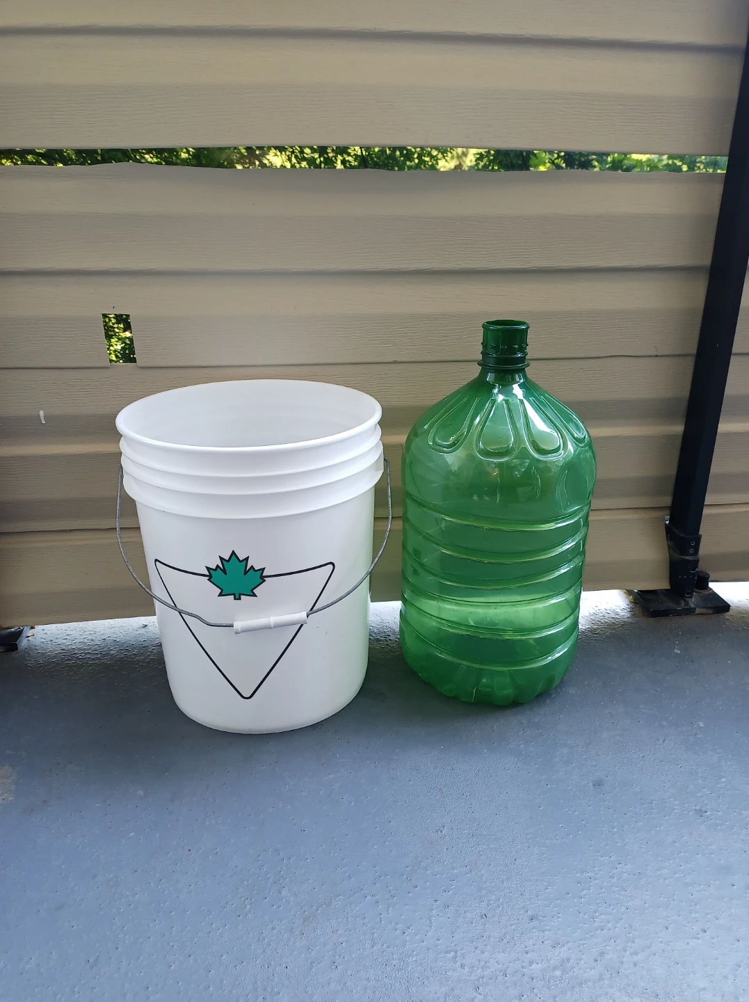 Large Bucket & Jug