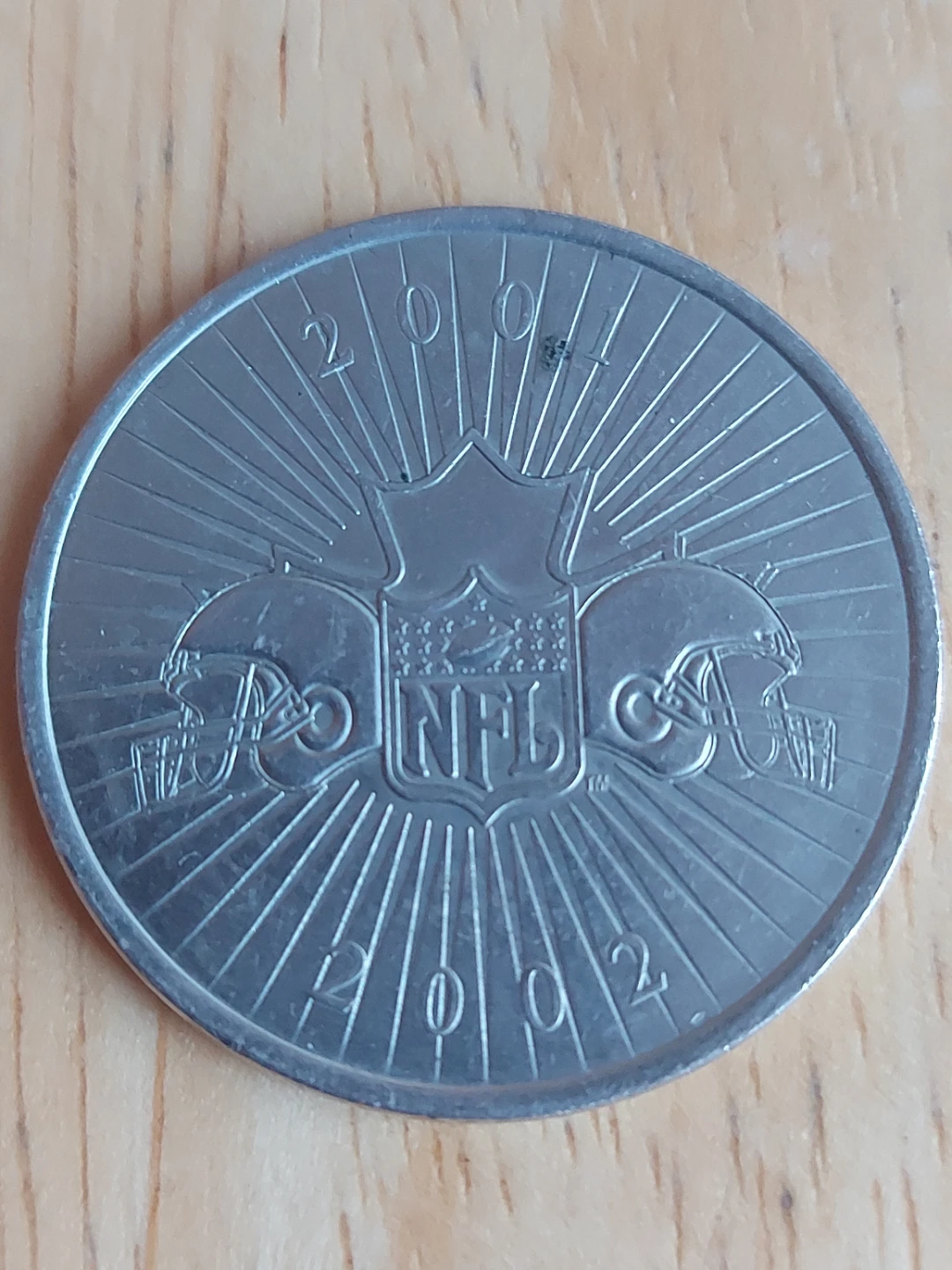 Super Bowl Raiders NFL Commemorative Coin 2001 / 2002 - photo 3
