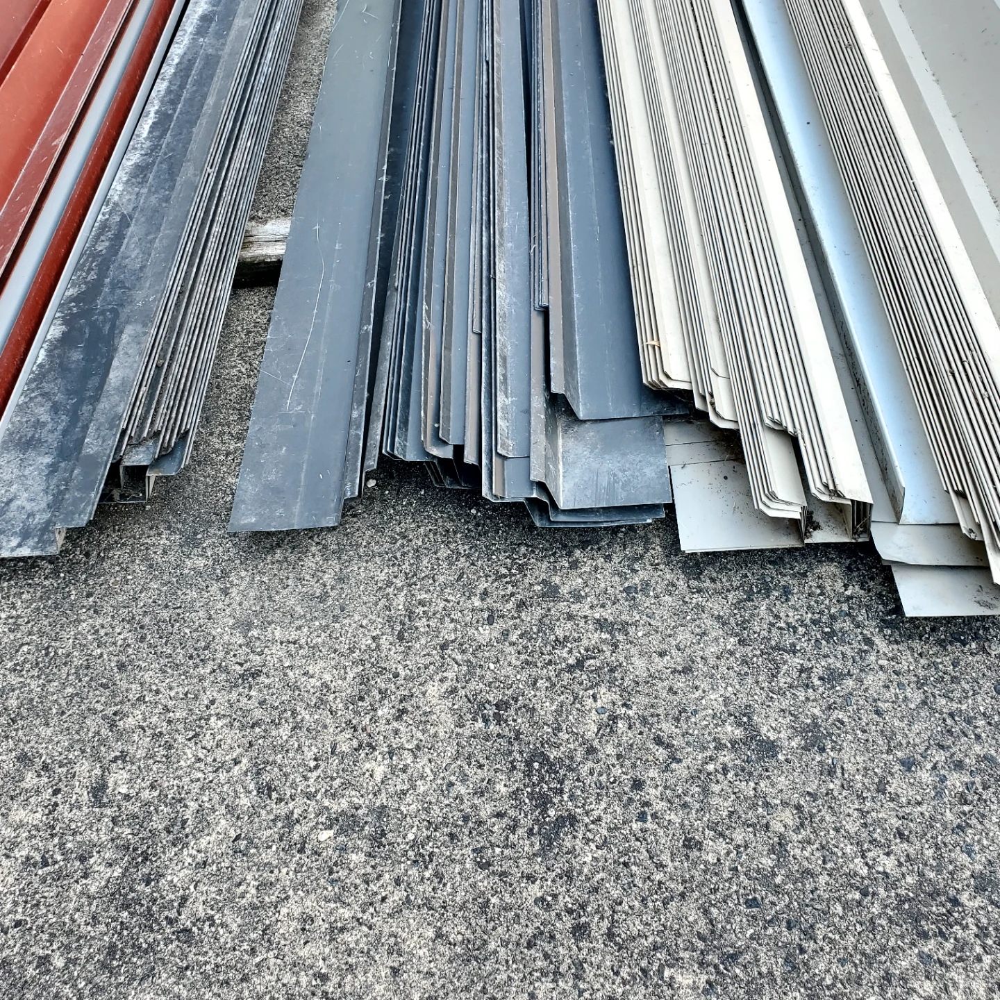 Assorted Metal Flashing and Trim Pieces - photo 4