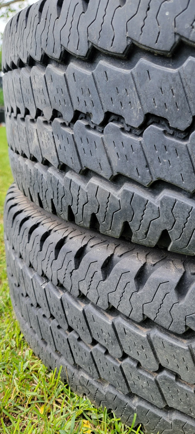 Bridgestone Duravis m700 HD tires LT265/70/17 - photo 3