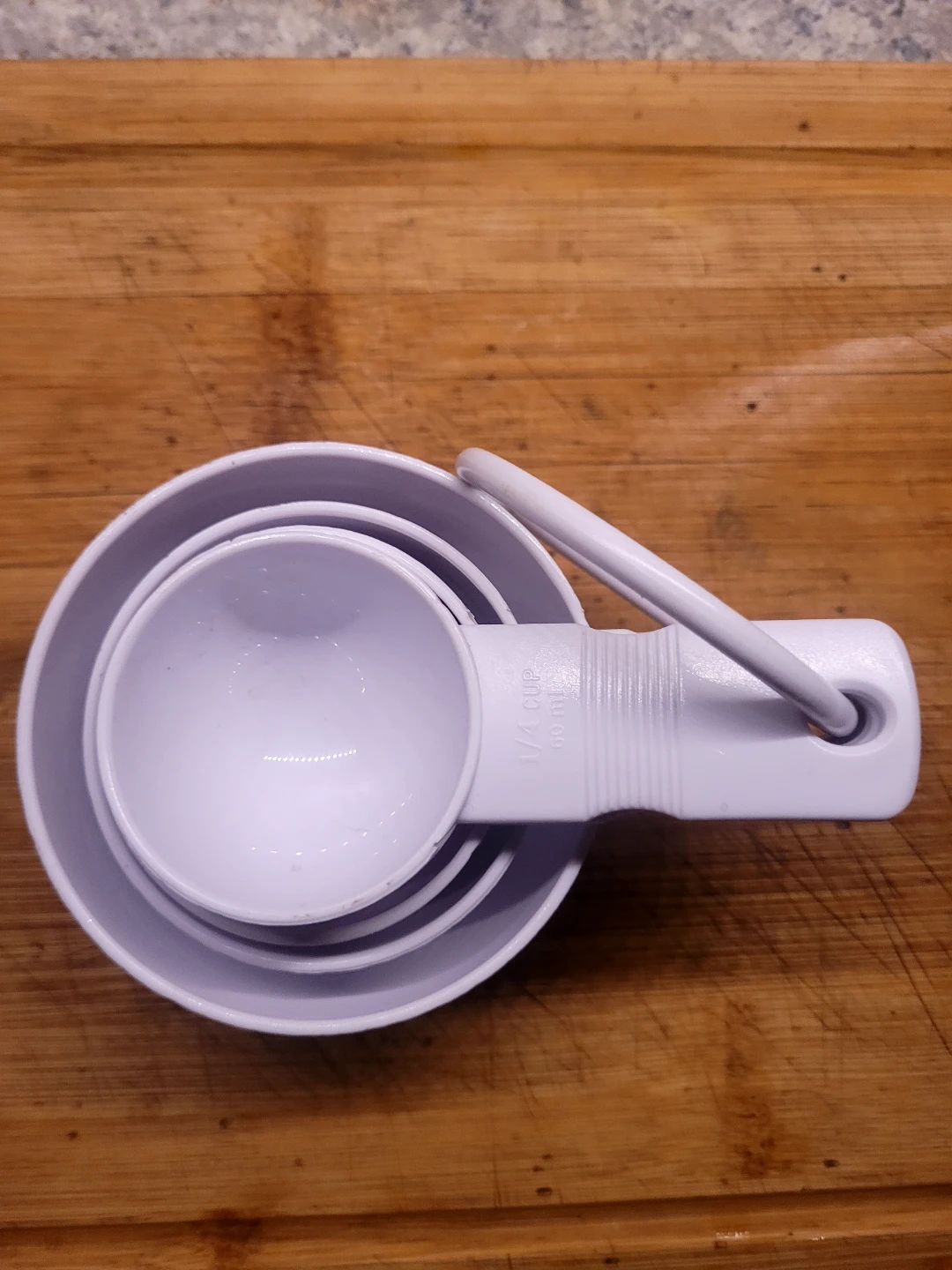 White Plastic Measuring Cups Set