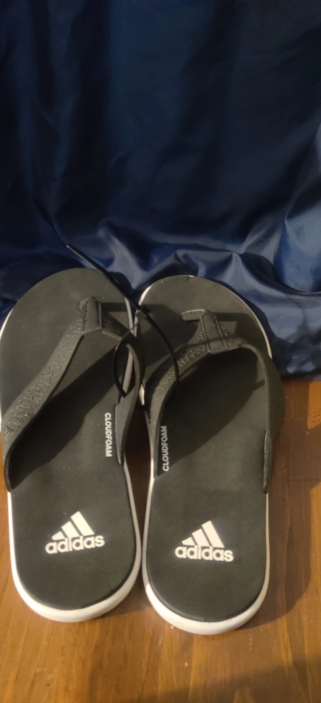Adidas Cloudfoam Flip Flops size 8
