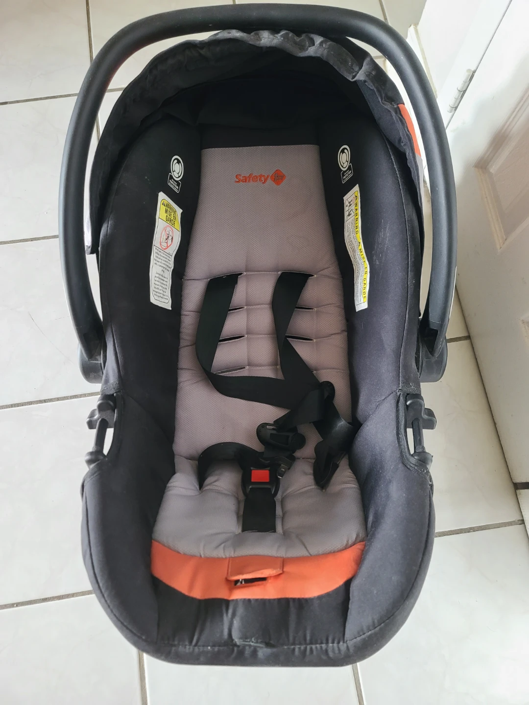 Safety 1st Infant Car Seat with Base - photo 3