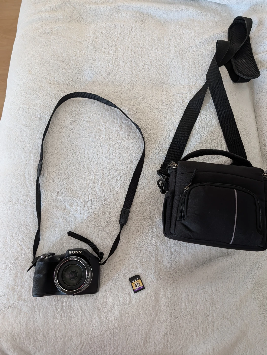 Sony DSC-H300 Digital Camera with 4GB Lexar SD Card - photo 2