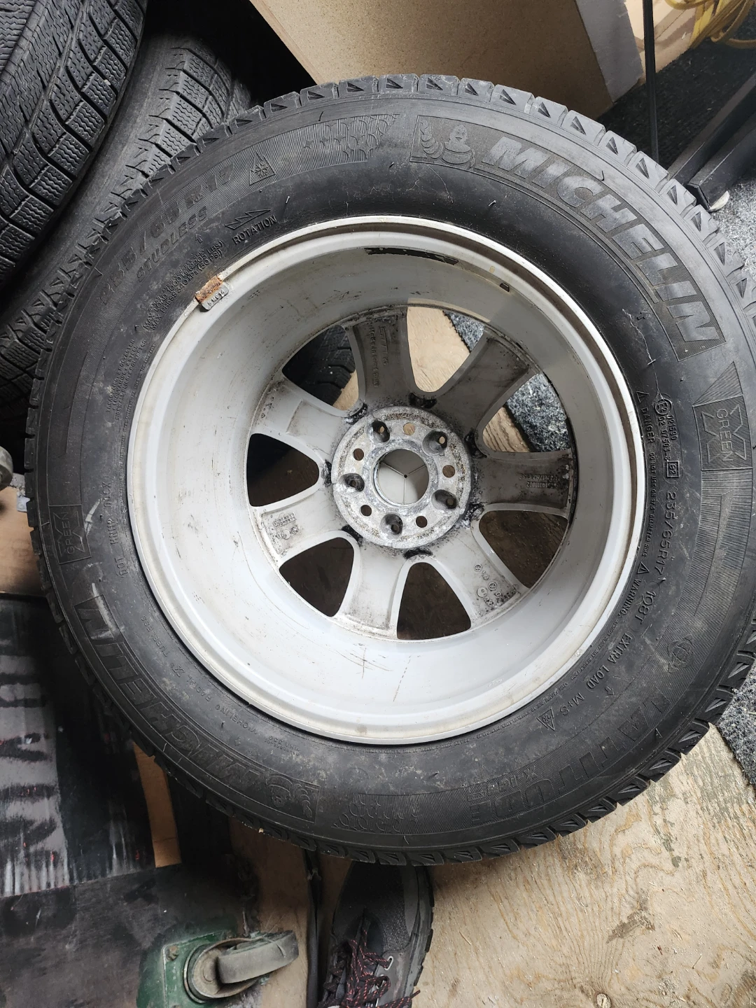 Michelin Winter Tire with Mercedes Rim - 235/65R17 - photo 3