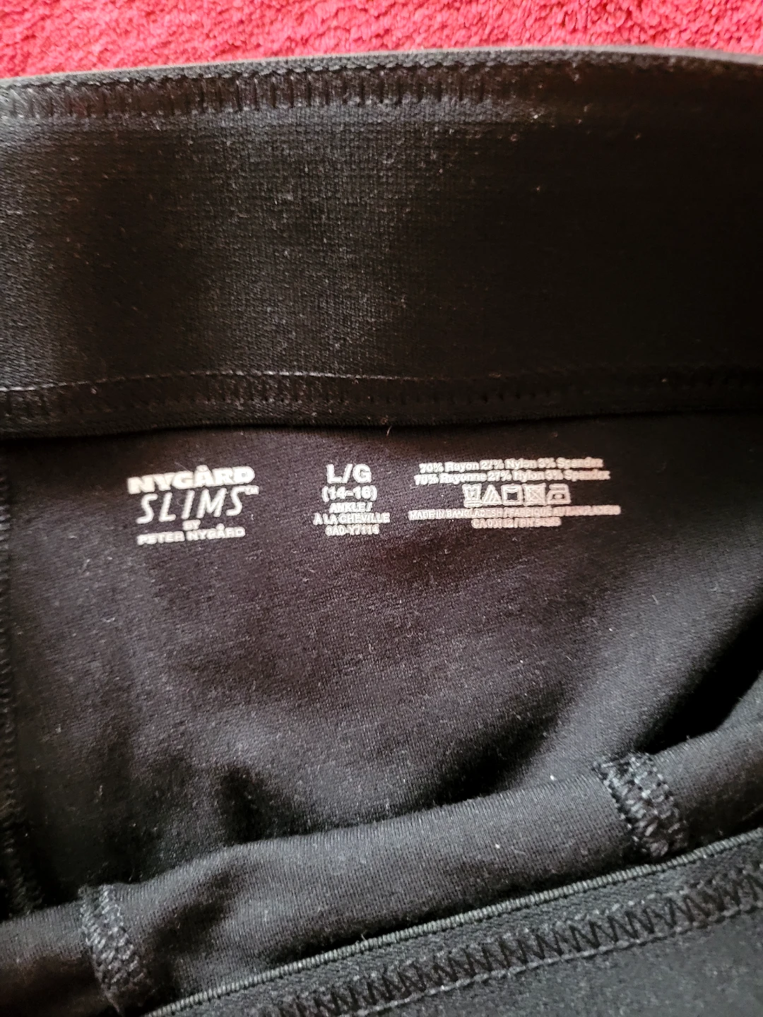 Nygard Slims Black Capris Size L/G - photo 3