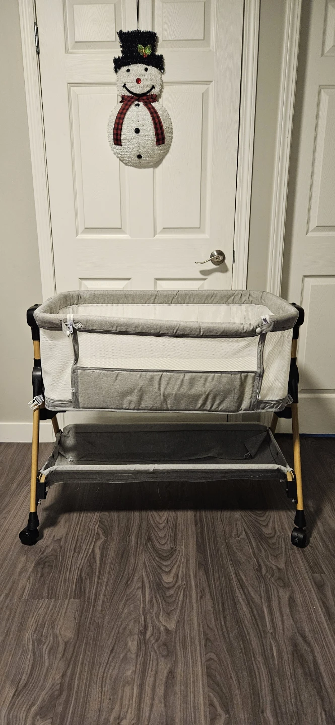 Infant Bassinet Sleeper with Storage Shelf