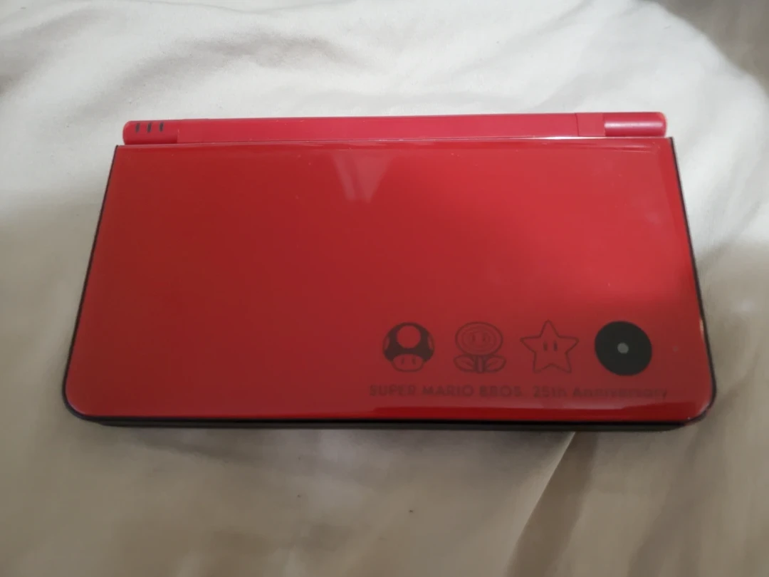 Red Nintendo DSi XL Mario 25th Anniversary Edition - photo 4