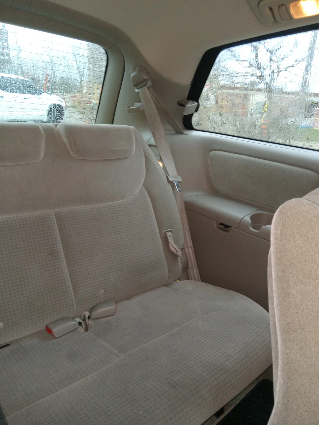 Toyota Sienna Minivan Seats - photo 3