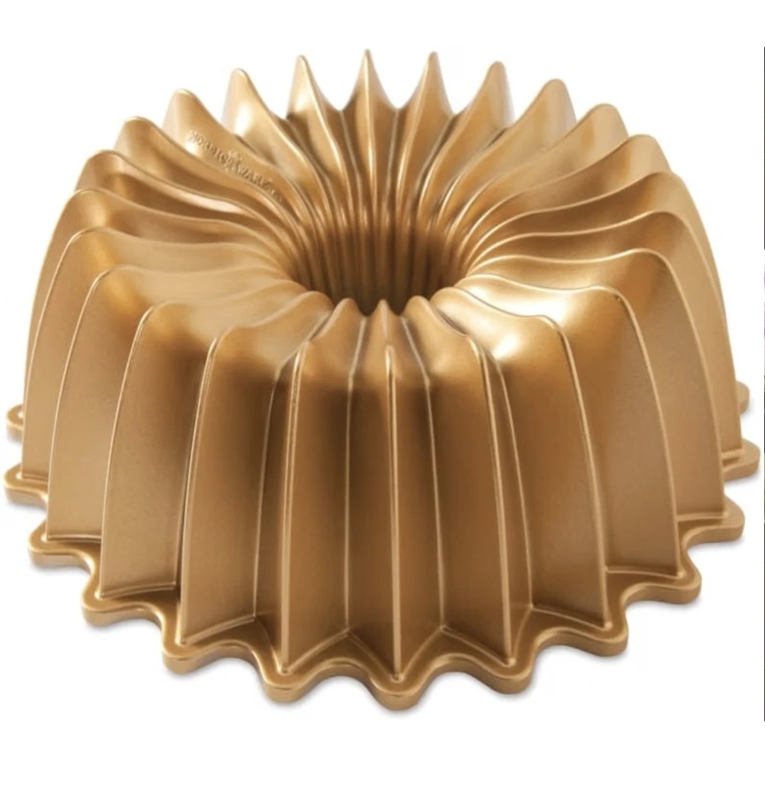 Nordic Ware Bundt Cake Pan - 10 cup