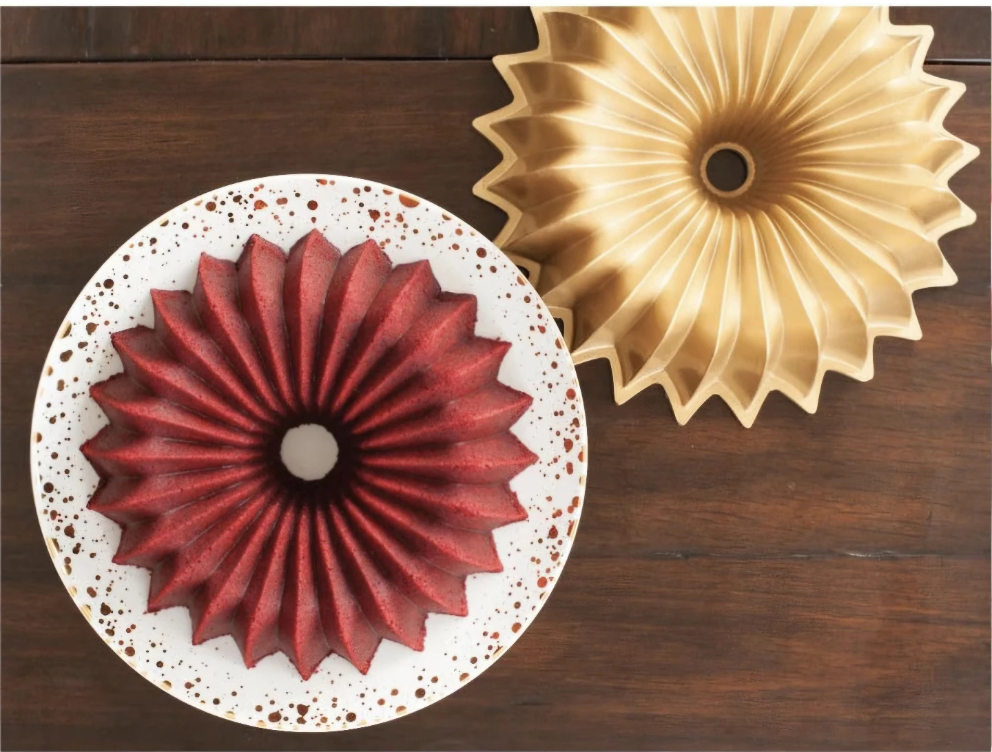 Nordic Ware Bundt Cake Pan - 10 cup - photo 3