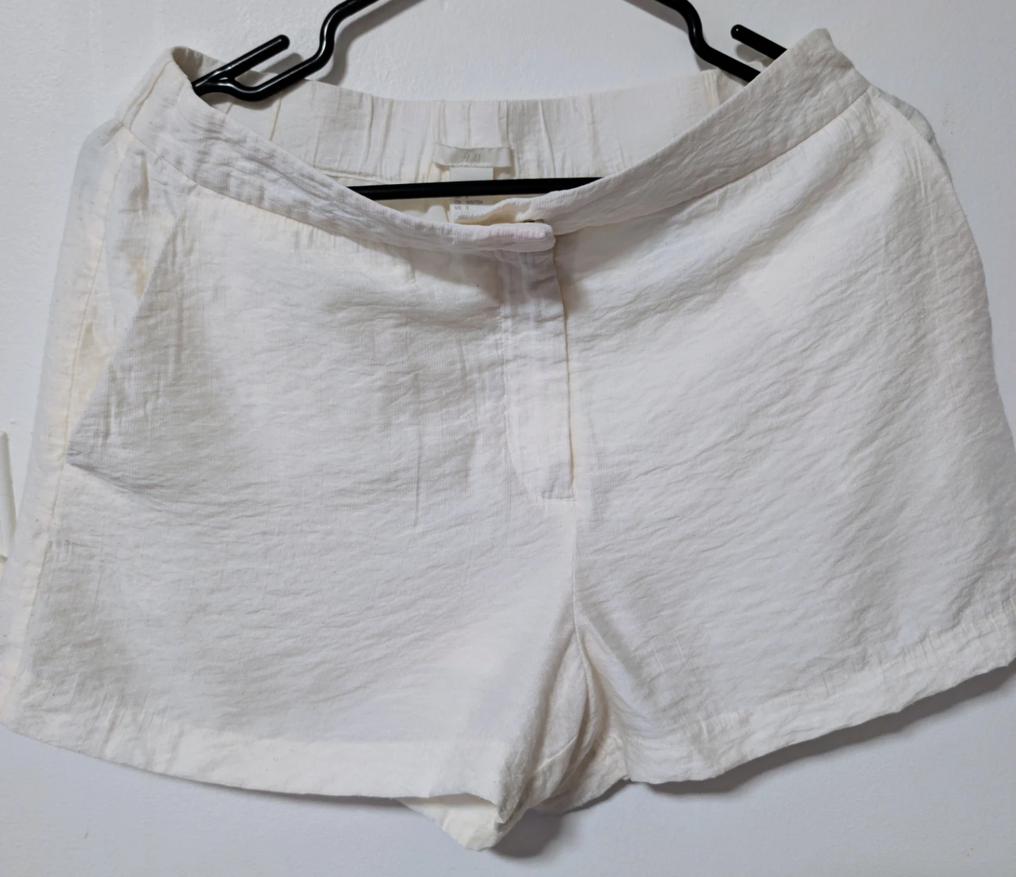 ⚽ H&M Off White Elastic Waist Shorts