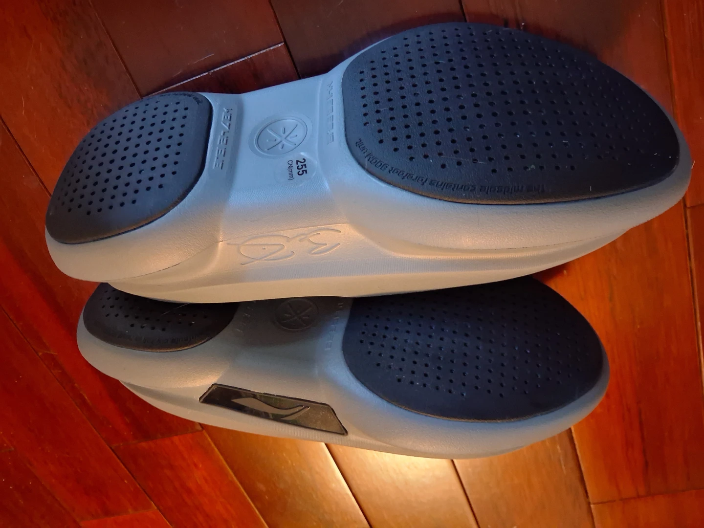 WADE Grey Slides - Size US Men 8 and Women's 10 - photo 3