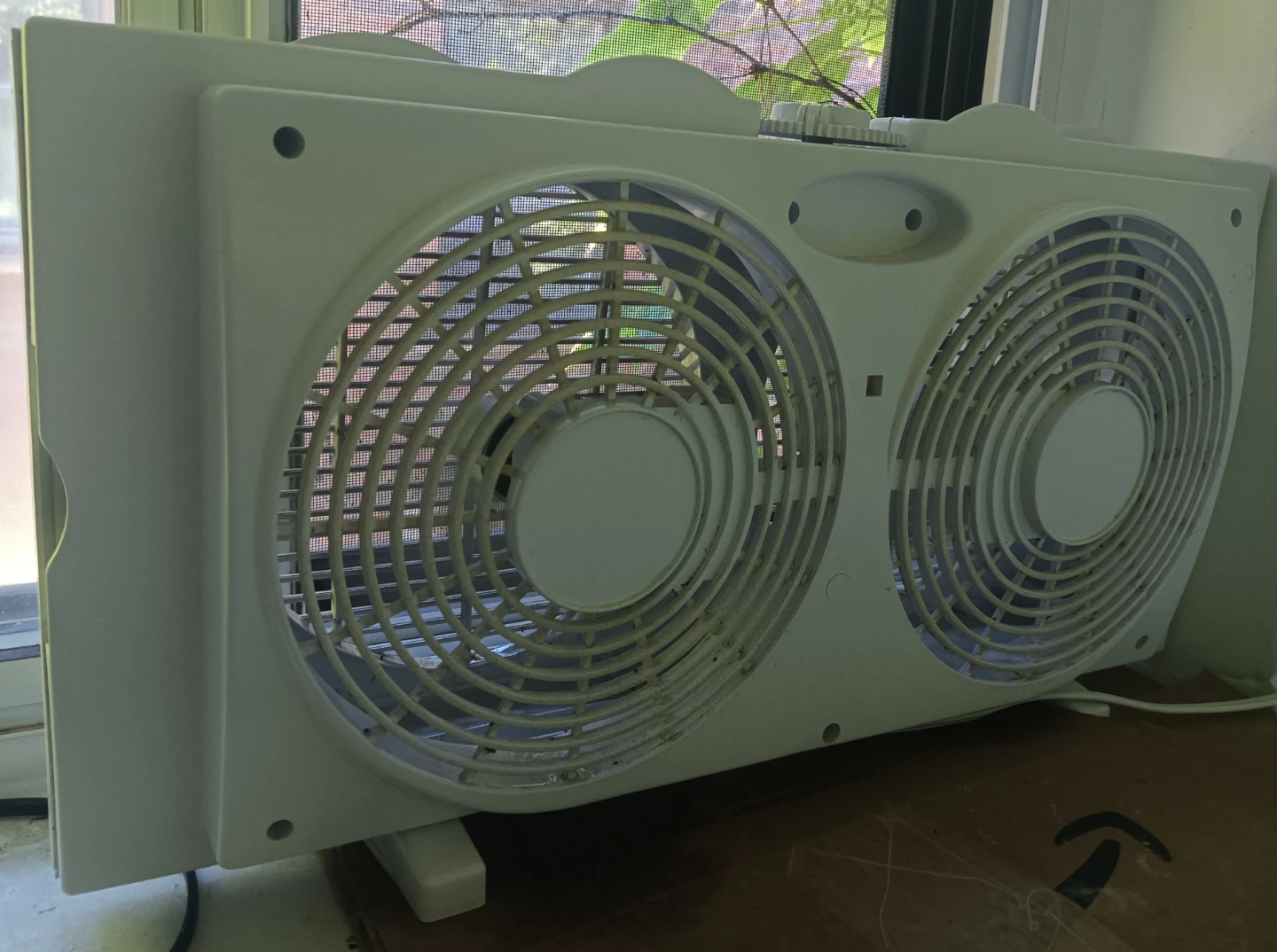 7” Twin Window Fan – Like New, Dual Speed, Reversible Airflow - photo 3