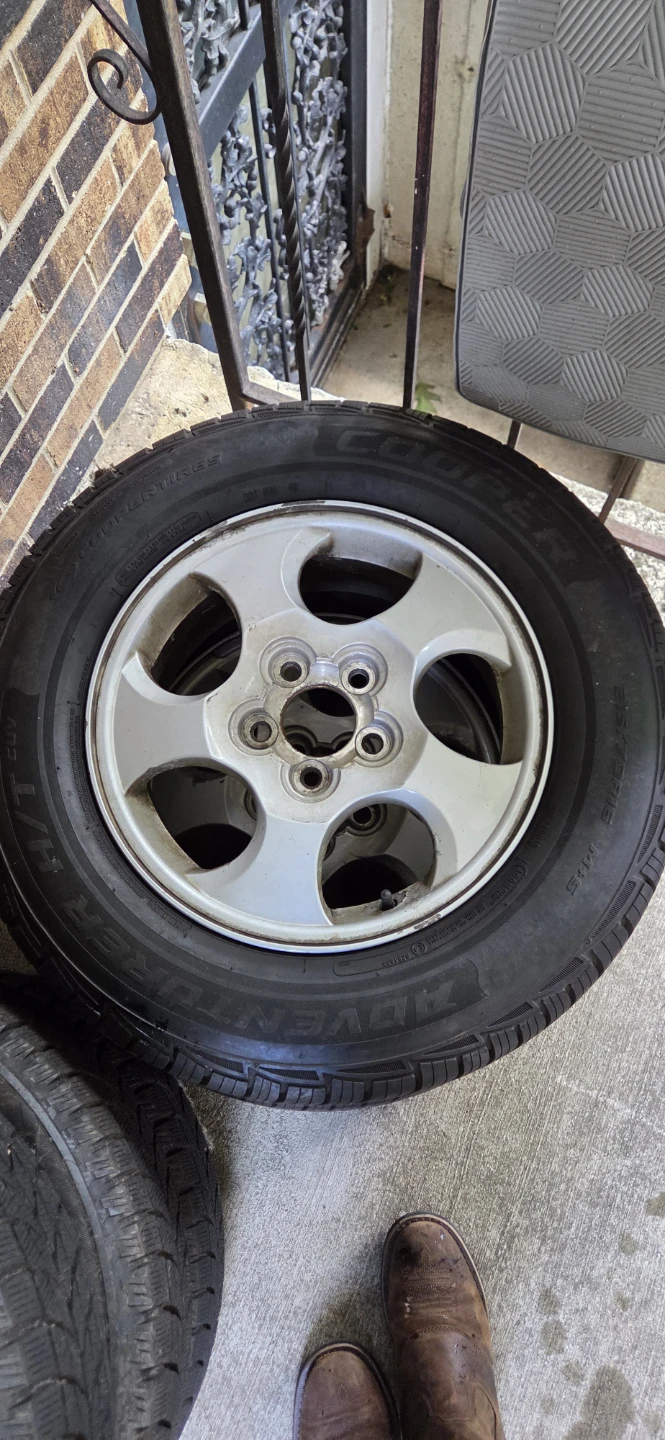 Set of 4 Adventz Tires - photo 3