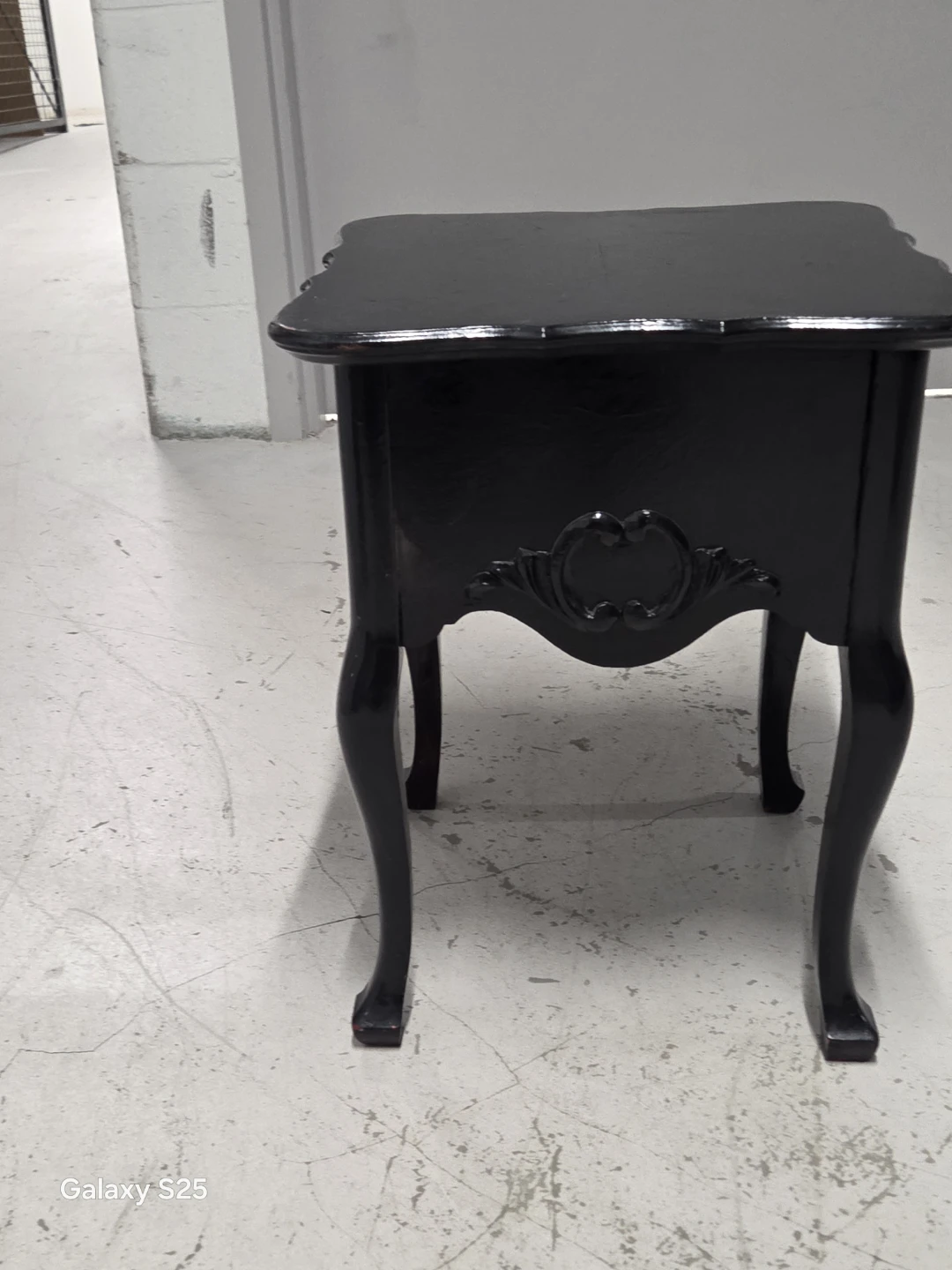 Black accent table - photo 2