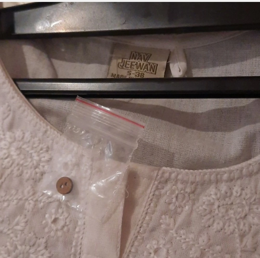 NAV JEEWAN White Embroidered Top S-38 - photo 2