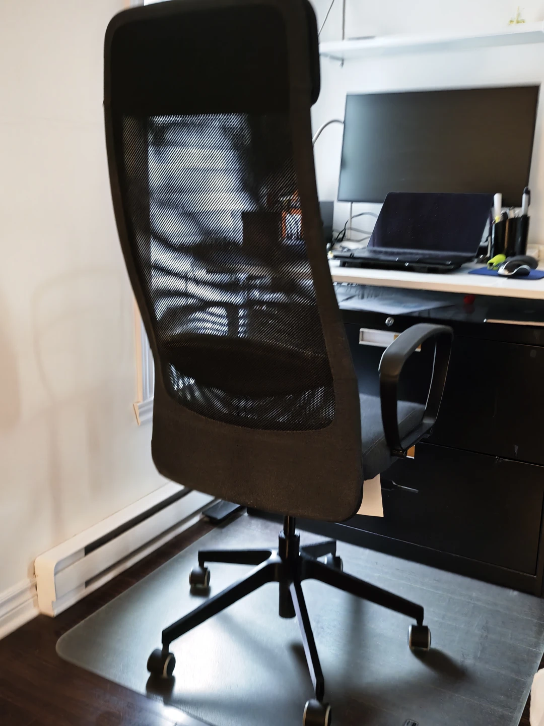 Black Mesh Office Chair - photo 2