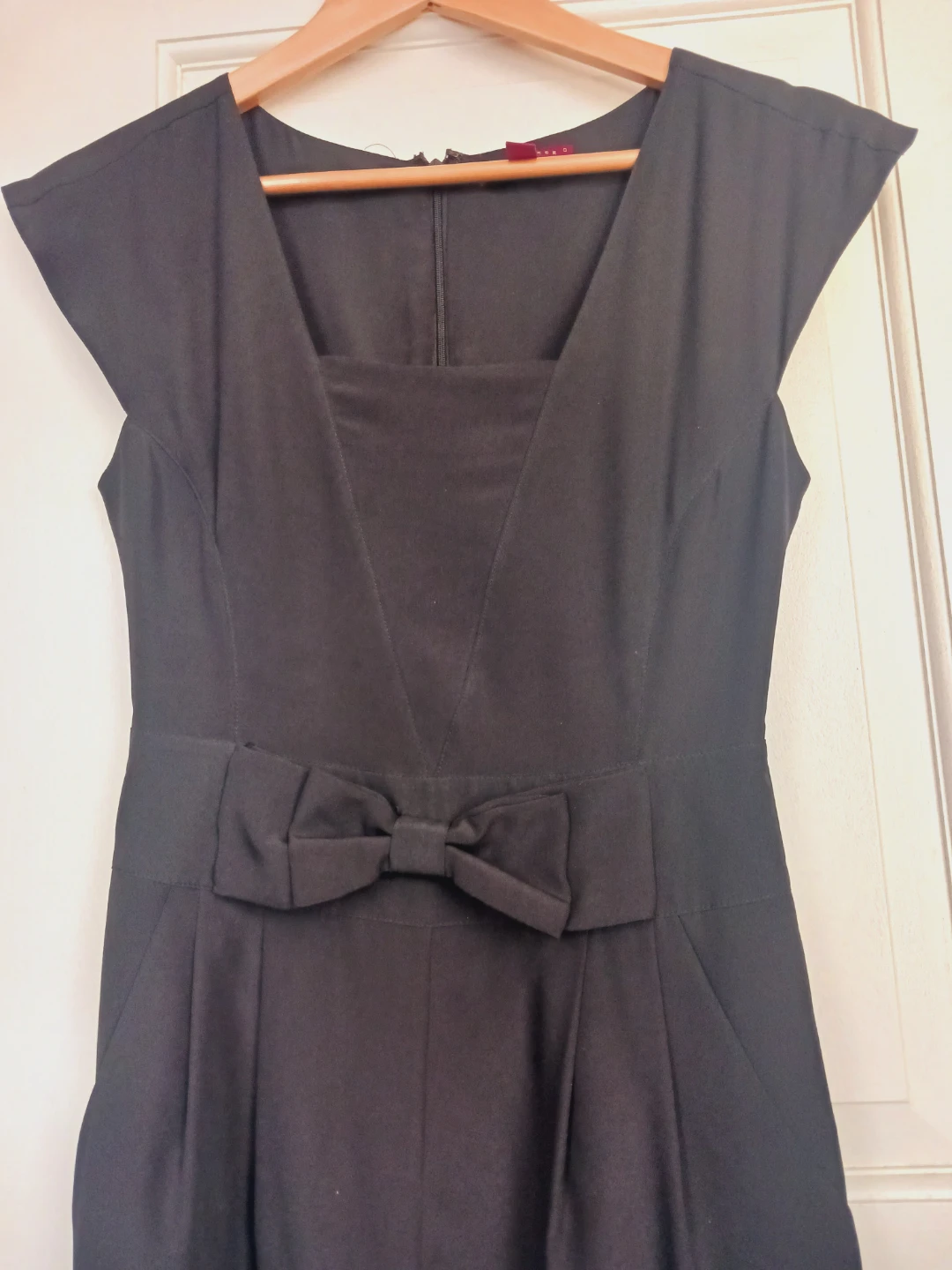 TED BAKER LONDON Black Bow Detail Romper.  Size 0. - photo 3