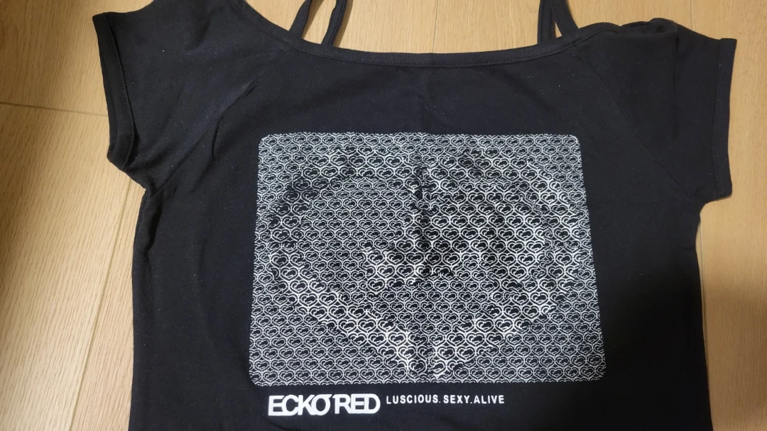 Ecko Red Black Cold Shoulder T-Shirt - photo 5