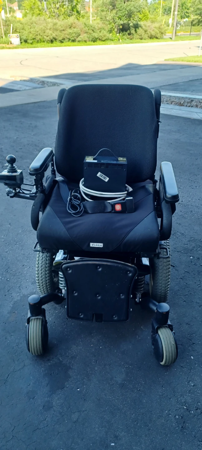 Quantum Q6 Edge Power Wheelchair - photo 2