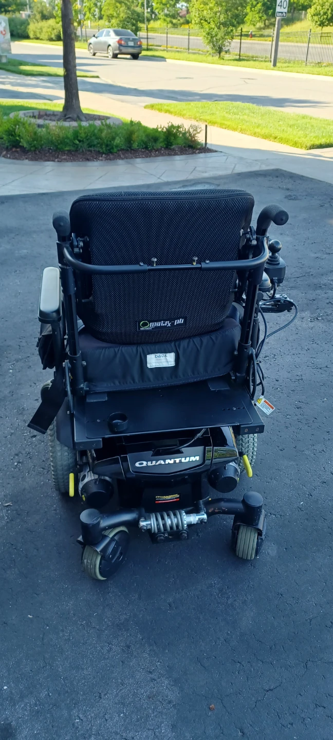 Quantum Q6 Edge Power Wheelchair - photo 4