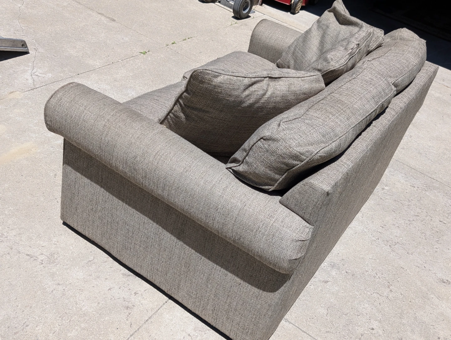 Sofa with pillows - photo 4
