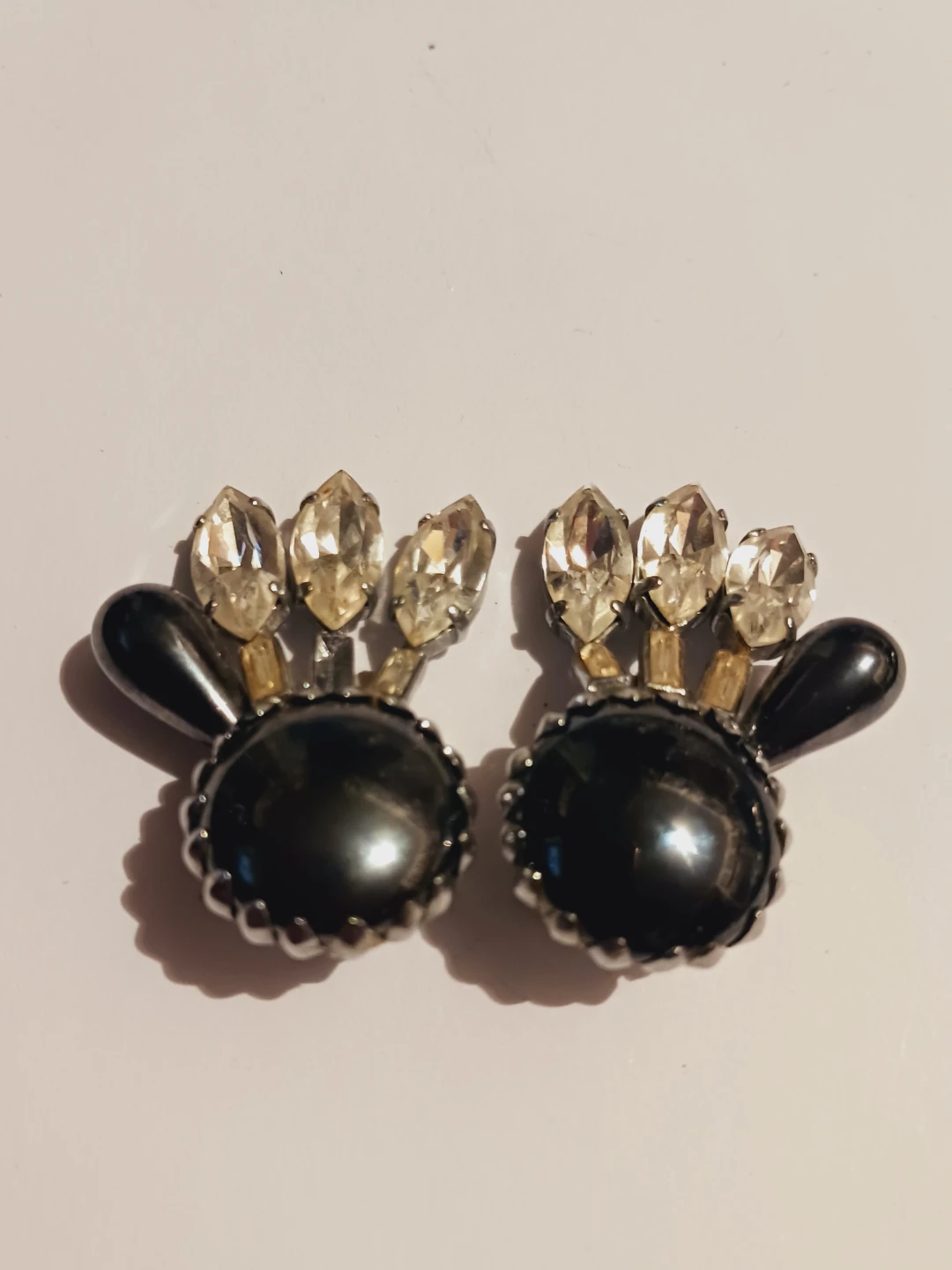 Gorgeous Vintage Black & Clear Rhinestone Earrings - photo 2