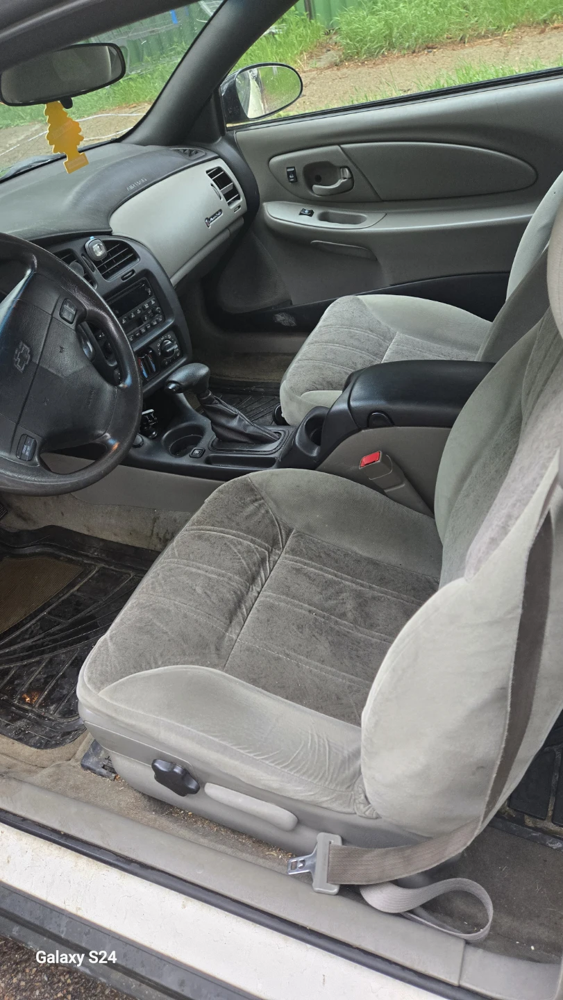 2004 White Chevrolet Monte Carlo LS - photo 5