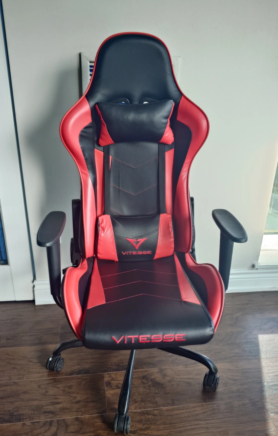 Vitesse Ergonomic Gaming Chair – Red/Black (Excellent Condition) - photo 4