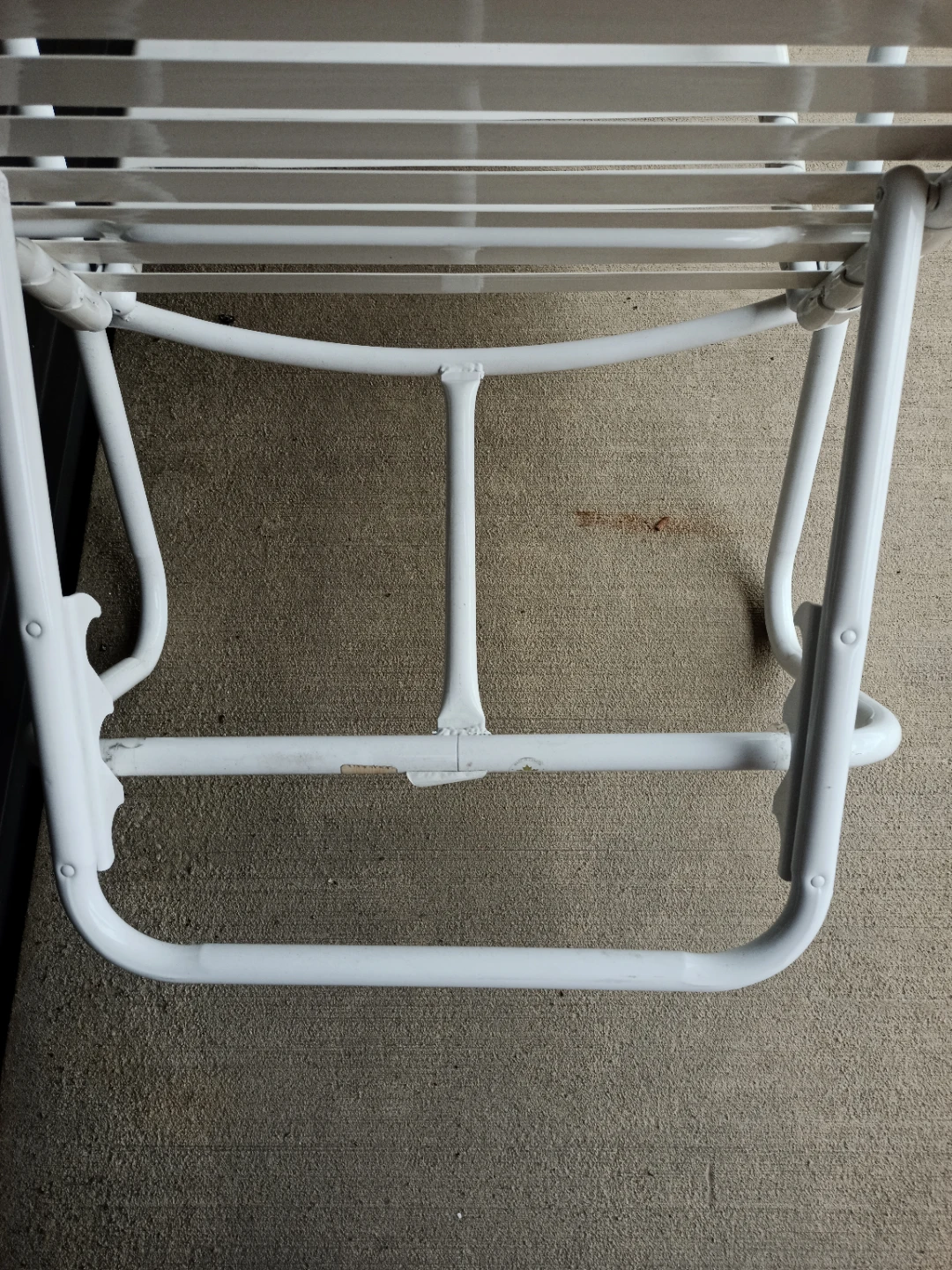 White Chaise Lounge Chair - photo 3