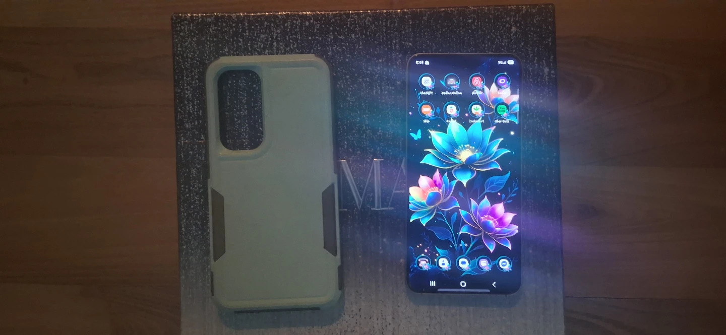 Samsung Galaxy S25 Phone with Case - photo 3
