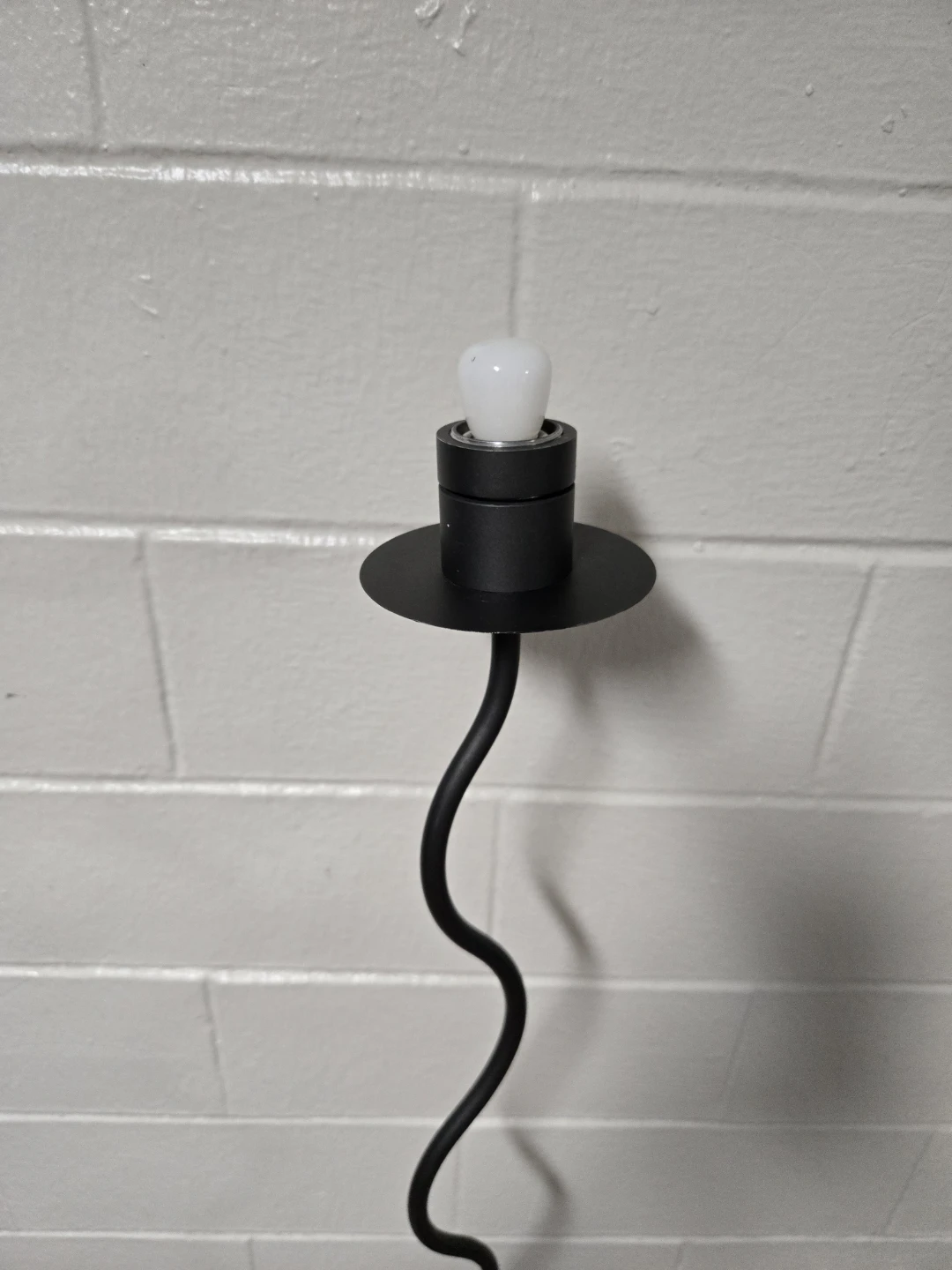 IKEA HÅRSLINGA Minimalist Squiggle Floor Lamp - Matte Black - photo 3