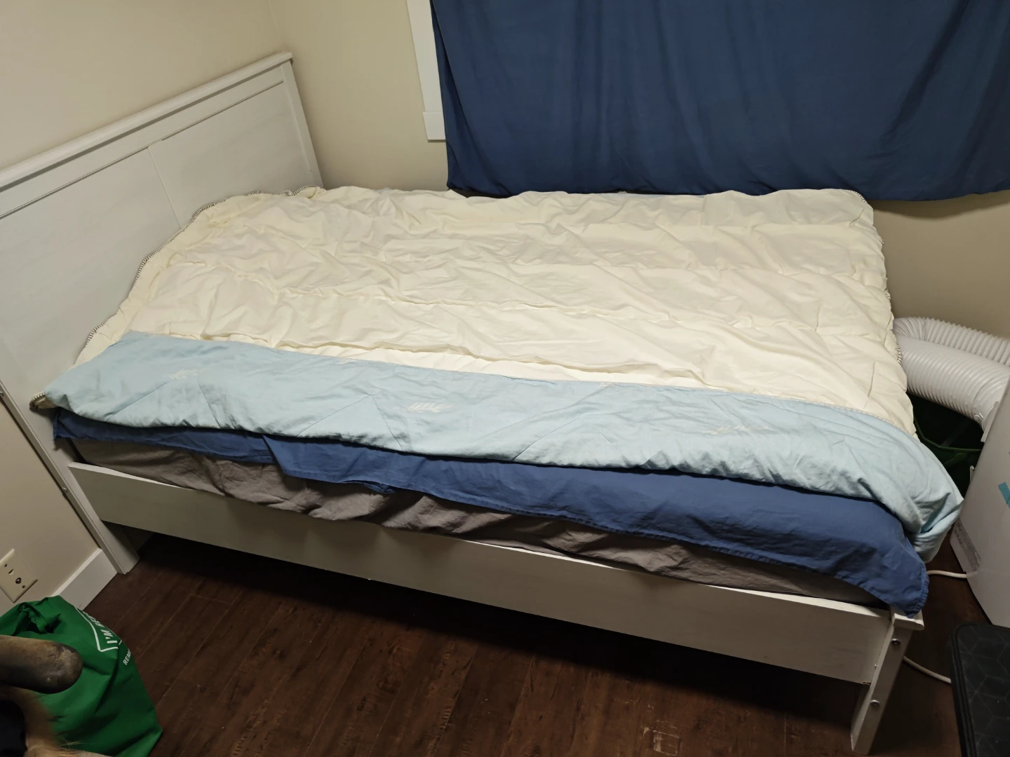 Full size White Wooden Bed Frame with Mattress - photo 5
