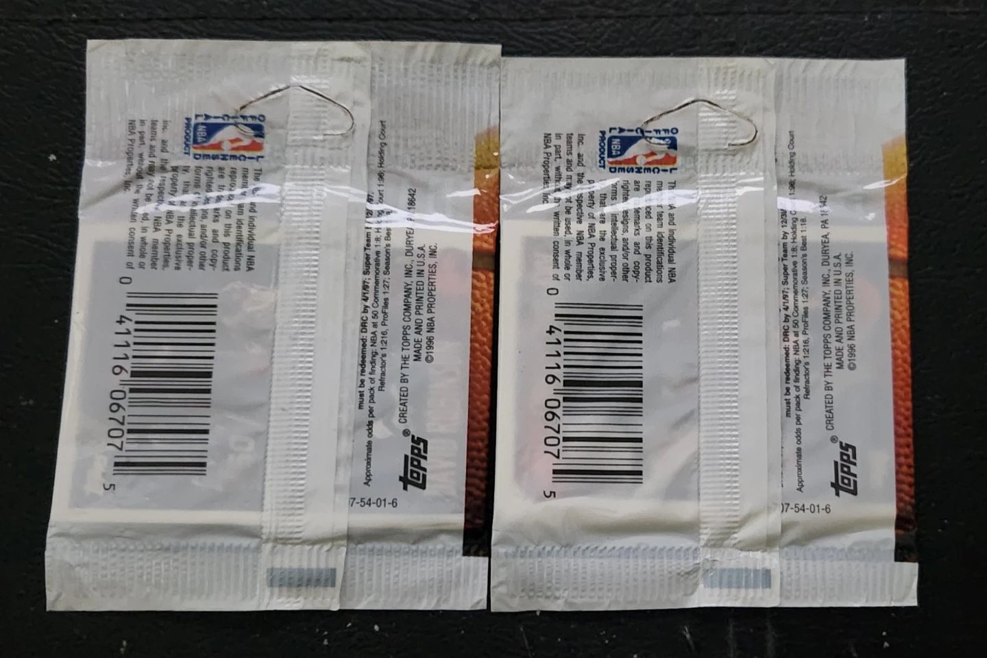 Vintage 1996-97 Topps Basketball Sealed Packs - Series 1 ⚽️ - photo 2